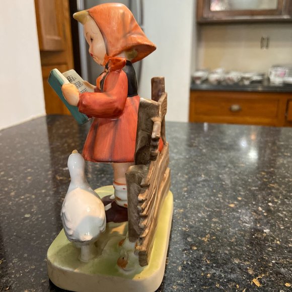 VINTAGE LEGO JAPAN CERAMIC GIRL WITH DUCK FIGURINE - Picture 3 of 8